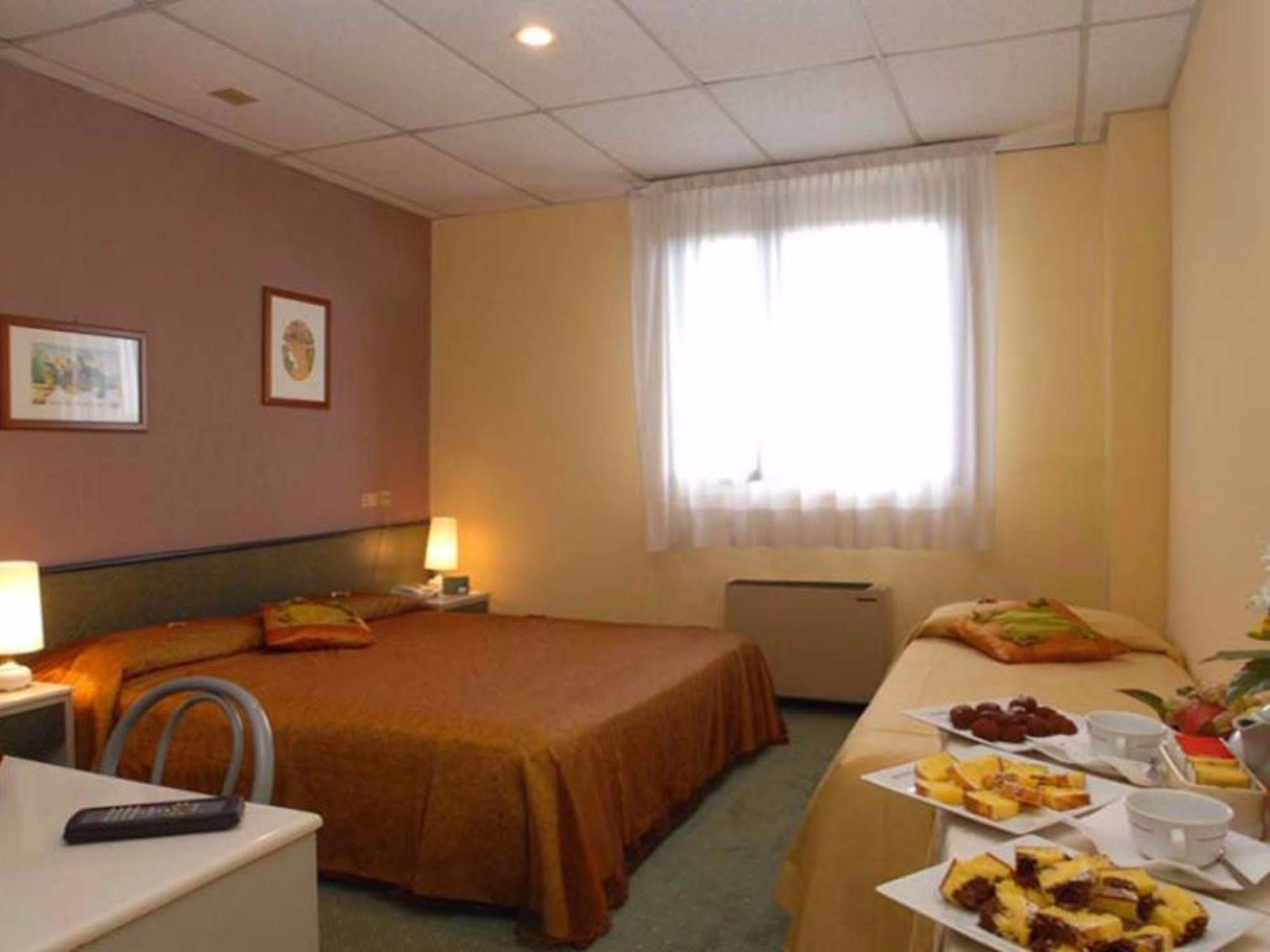 Thp Bologna Hotel Carteria di Sesto Rastignano Стая снимка