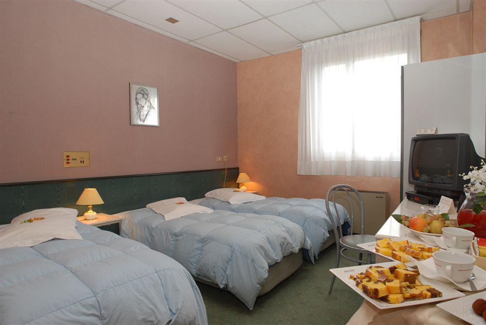 Thp Bologna Hotel Carteria di Sesto Rastignano Стая снимка